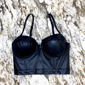 size xs black crop top